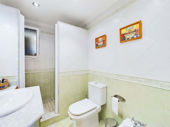 Image No.11-2 Bed Townhouse for sale