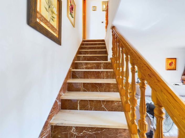 Image No.17-2 Bed Townhouse for sale