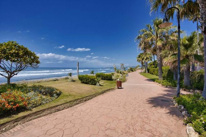 Image No.2-5 Bed Townhouse for sale