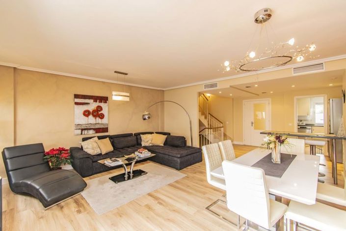 Image No.4-5 Bed Townhouse for sale