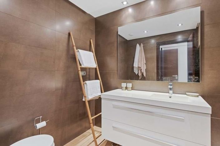 Image No.11-3 Bed Apartment for sale