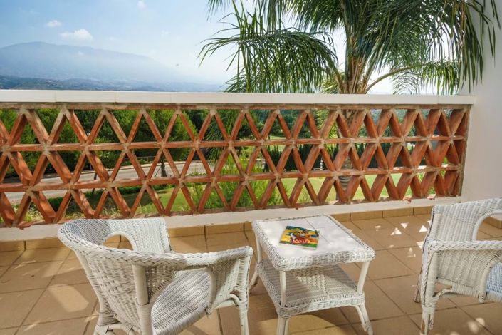 Image No.13-2 Bed Townhouse for sale