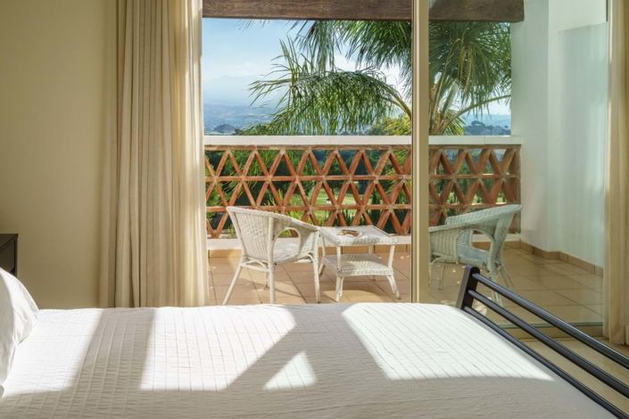 Image No.17-2 Bed Townhouse for sale