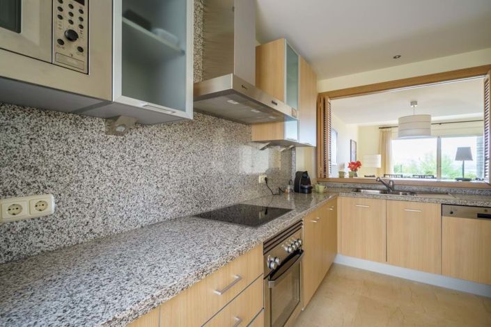 Image No.6-2 Bed Townhouse for sale