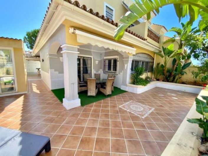 Image No.1-Villa de 5 chambres à vendre à Marbella
