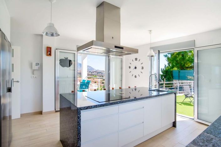 Image No.8-5 Bed Villa for sale