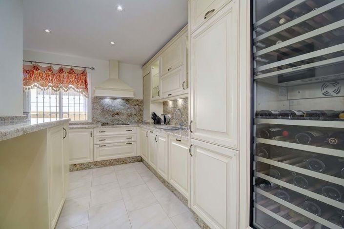 Image No.27-3 Bed Apartment for sale