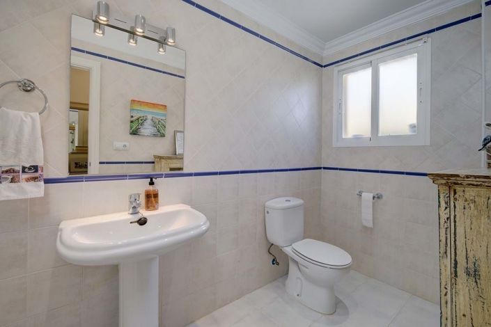 Image No.29-3 Bed Apartment for sale