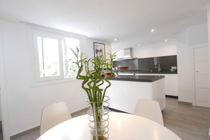 Image No.1-3 Bed Townhouse for sale