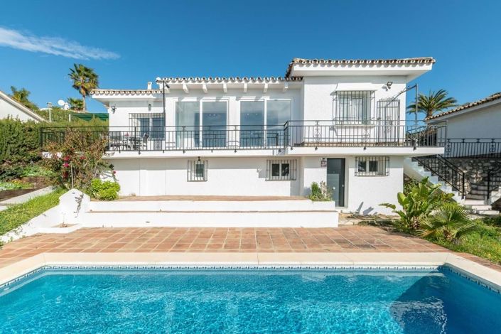 Image No.1-4 Bed Villa for sale