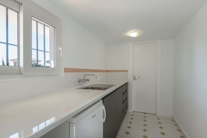 Image No.29-4 Bed Villa for sale