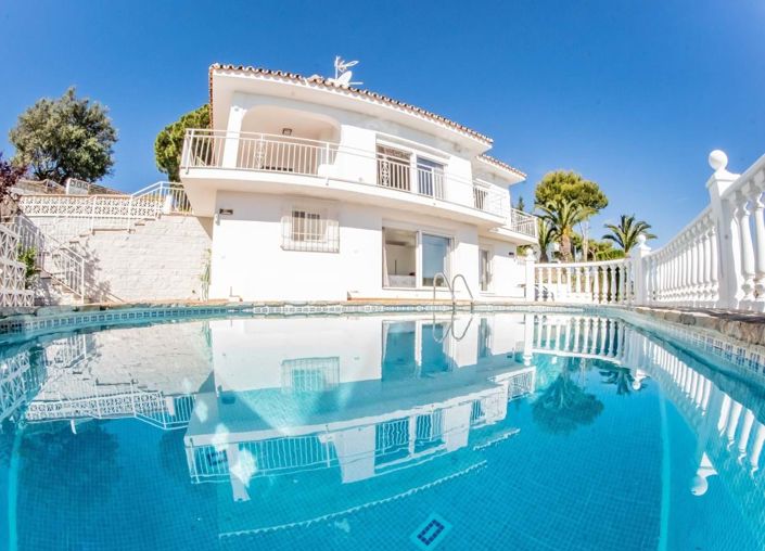 Image No.1-3 Bed Villa for sale