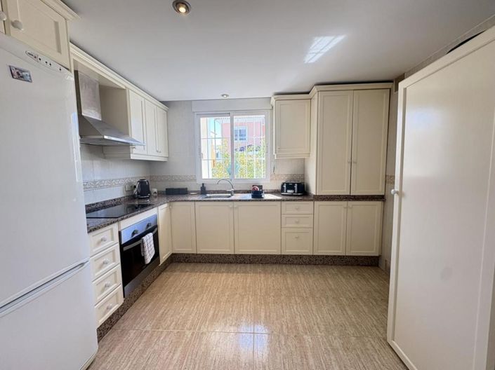 Image No.10-2 Bed Villa for sale