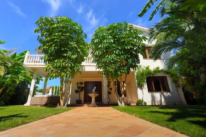 Image No.1-4 Bed Villa for sale