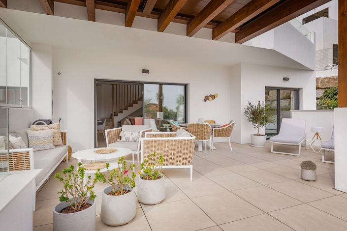 Image No.15-2 Bed Property for sale