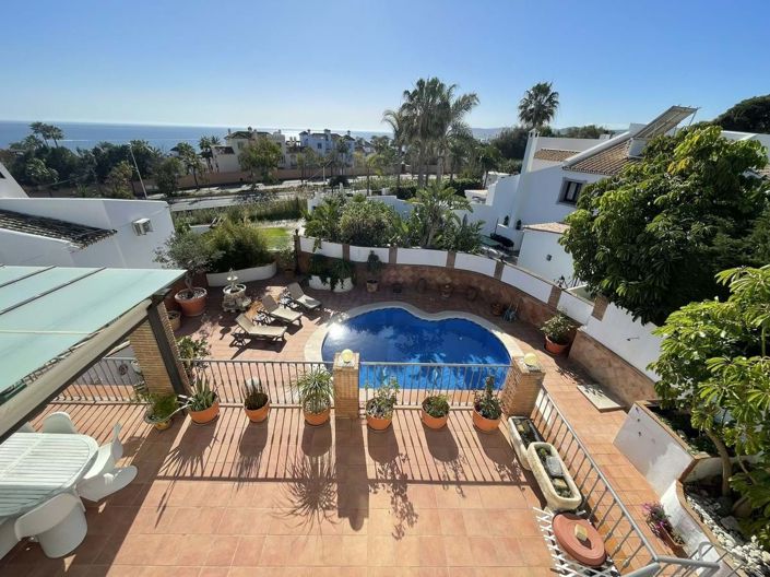 Image No.100-5 Bed Villa for sale