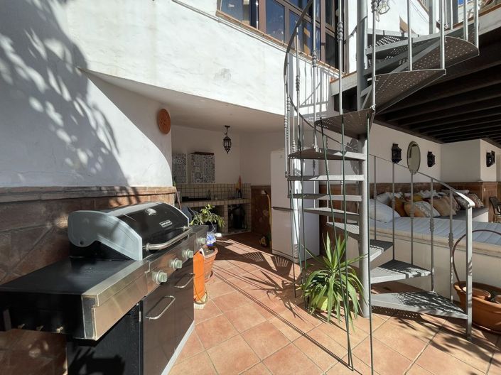 Image No.121-5 Bed Villa for sale