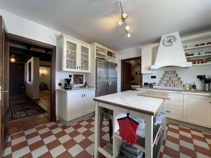 Image No.3-5 Bed Villa for sale