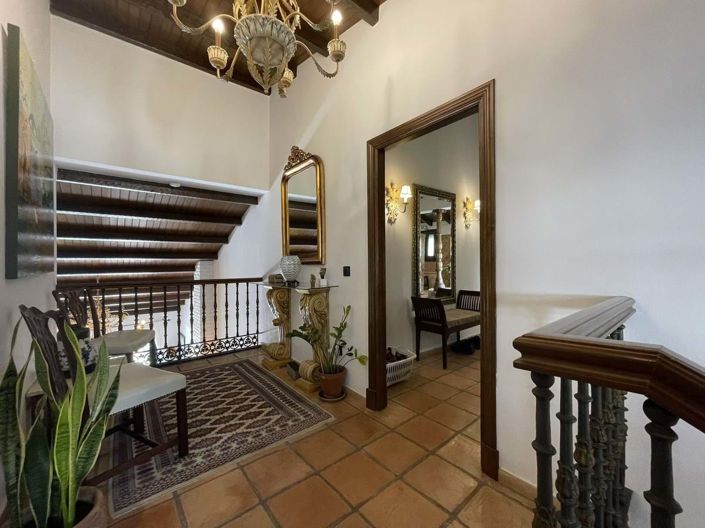 Image No.61-5 Bed Villa for sale