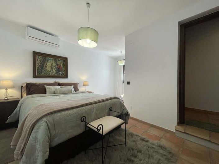 Image No.65-5 Bed Villa for sale