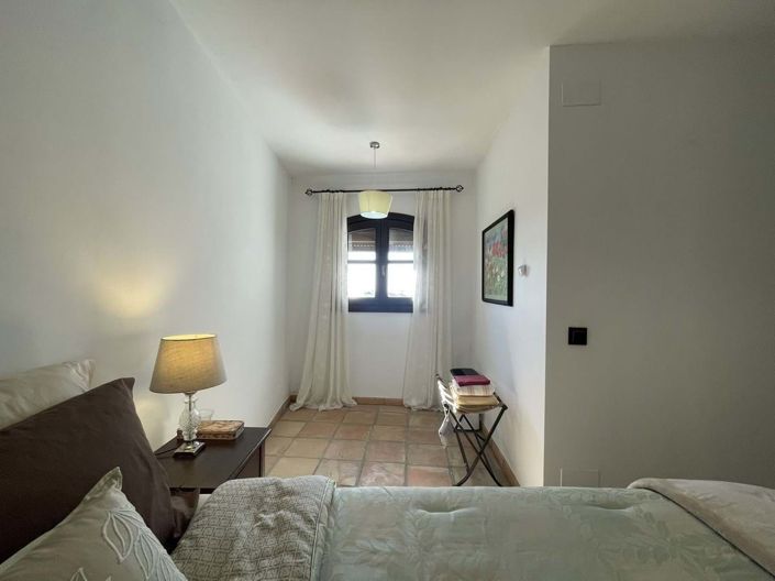 Image No.68-5 Bed Villa for sale