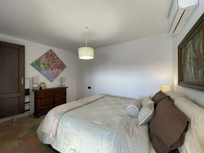 Image No.69-5 Bed Villa for sale