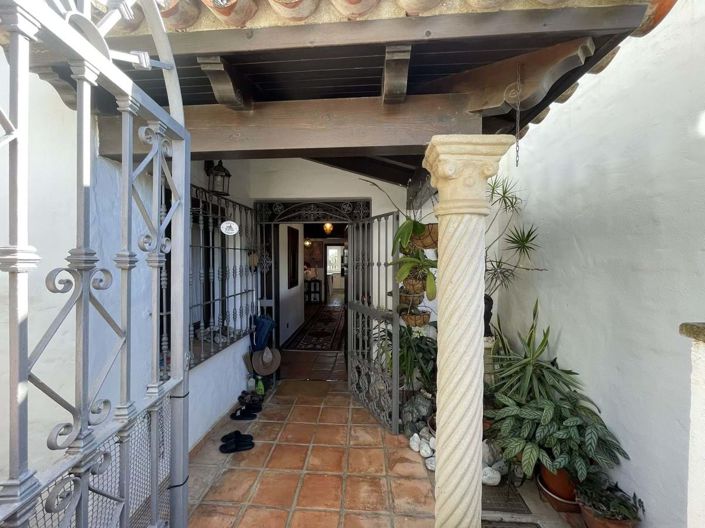 Image No.8-5 Bed Villa for sale