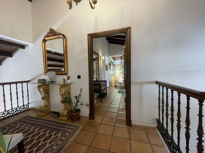 Image No.81-5 Bed Villa for sale