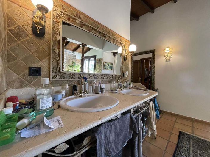 Image No.91-5 Bed Villa for sale