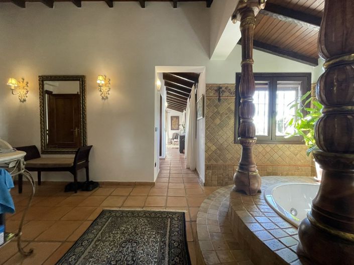 Image No.92-5 Bed Villa for sale