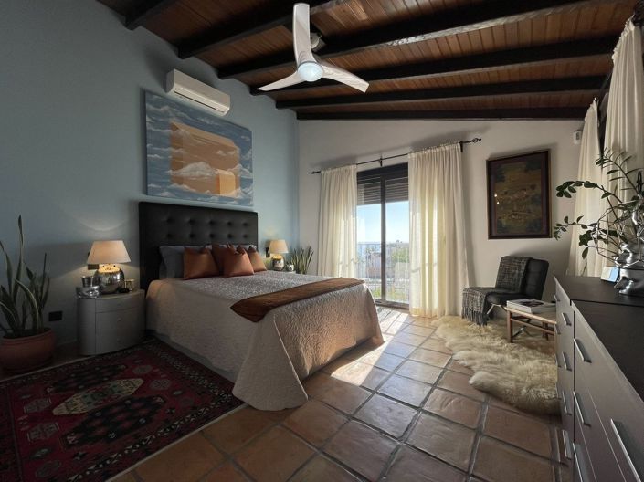 Image No.95-5 Bed Villa for sale