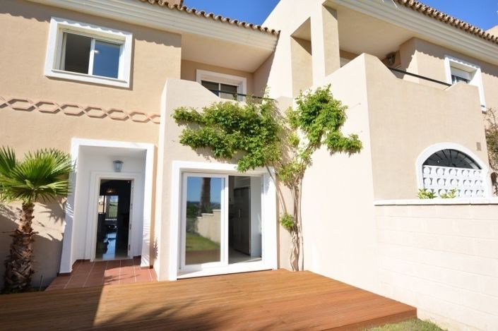 Image No.1-3 Bed Townhouse for sale