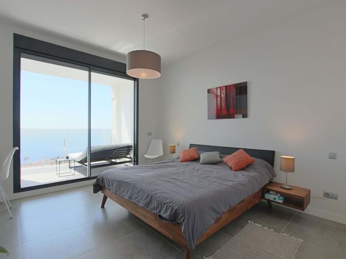 Image No.20-3 Bed Apartment for sale