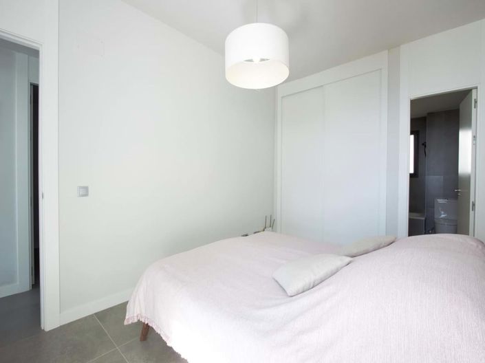 Image No.28-3 Bed Apartment for sale