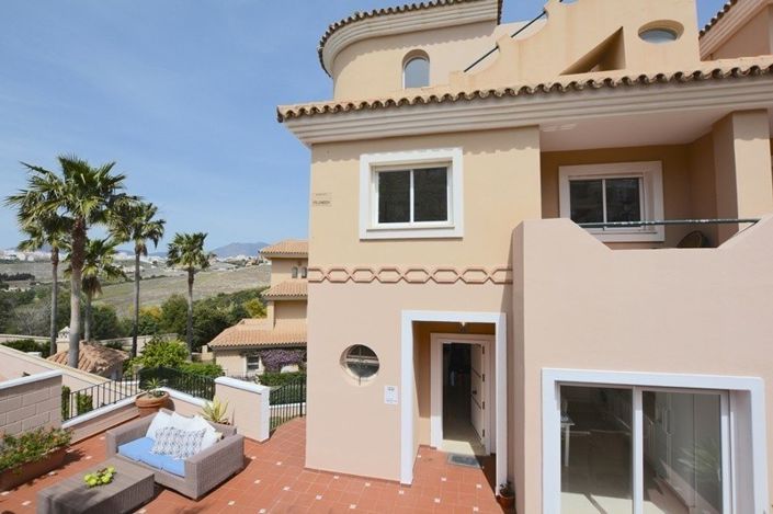 Image No.1-4 Bed Townhouse for sale
