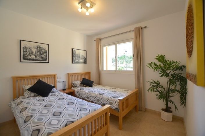 Image No.11-4 Bed Townhouse for sale