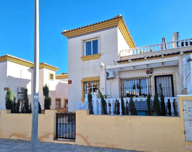 Image No.21-3 Bed Townhouse for sale