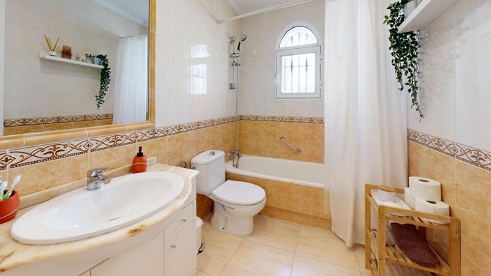 Image No.5-3 Bed Townhouse for sale