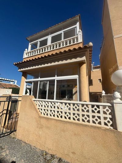 Image No.1-3 Bed Townhouse for sale