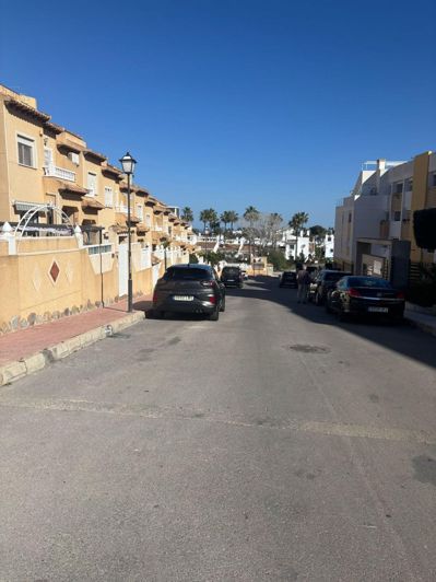 Image No.22-3 Bed Townhouse for sale