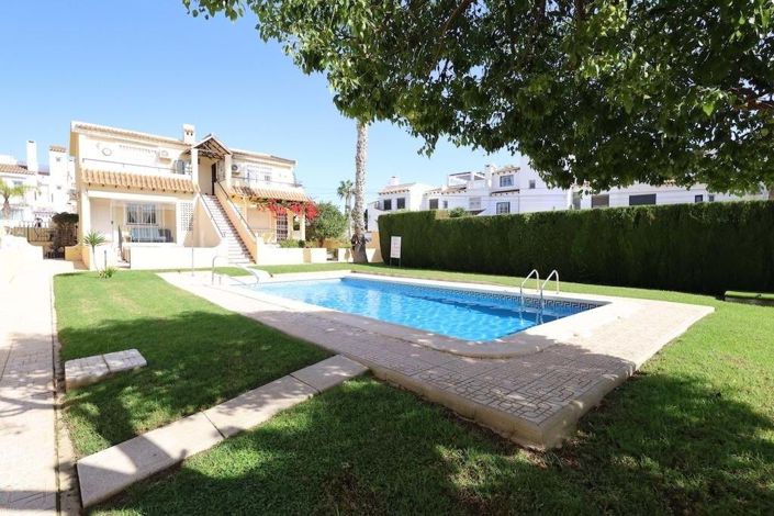 Image No.1-3 Bed Townhouse for sale