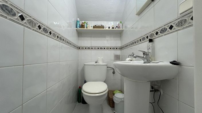 Image No.16-2 Bed Townhouse for sale