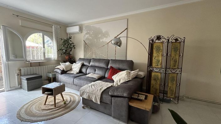 Image No.8-2 Bed Townhouse for sale