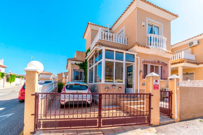 Image No.1-3 Bed Villa for sale
