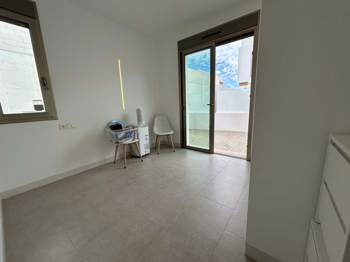 Image No.17-3 Bed Villa for sale