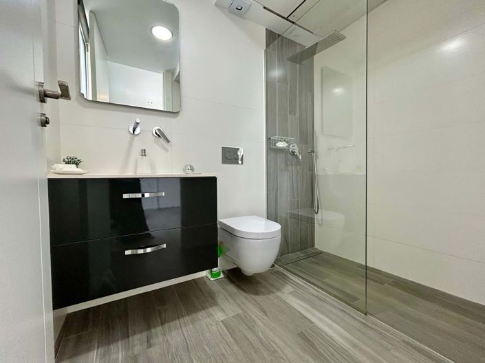 Image No.18-3 Bed Villa for sale