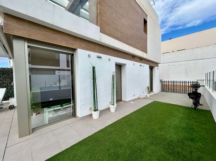 Image No.22-3 Bed Villa for sale