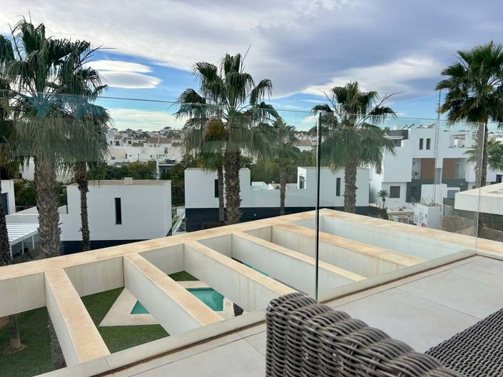 Image No.30-3 Bed Villa for sale