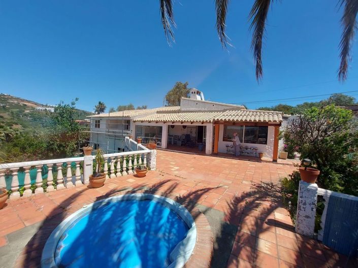 Image No.1-3 Bed Villa for sale