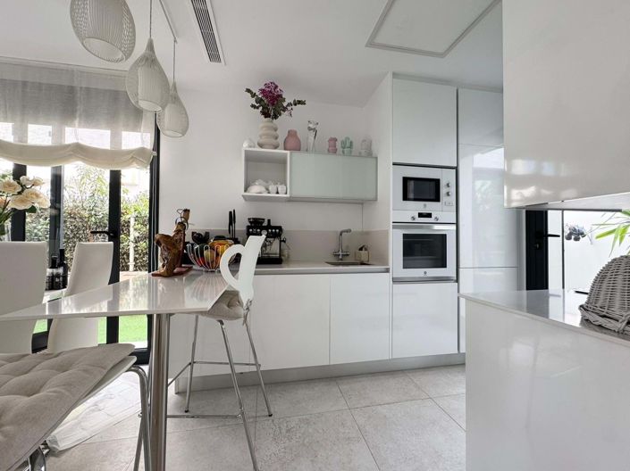 Image No.10-3 Bed Villa for sale